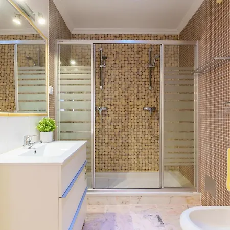 アパート Dina's At