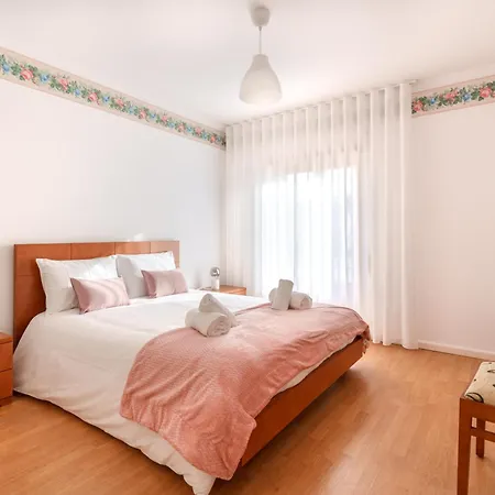 Dina's At アパート